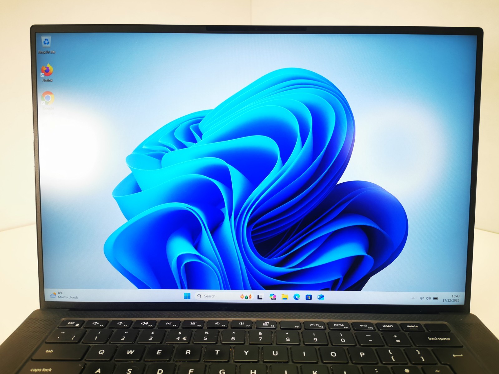 Dell Precision 5560  i7-11th/16GB/512GB RTX A2000 15.6" - DEFECTS Read DESC
