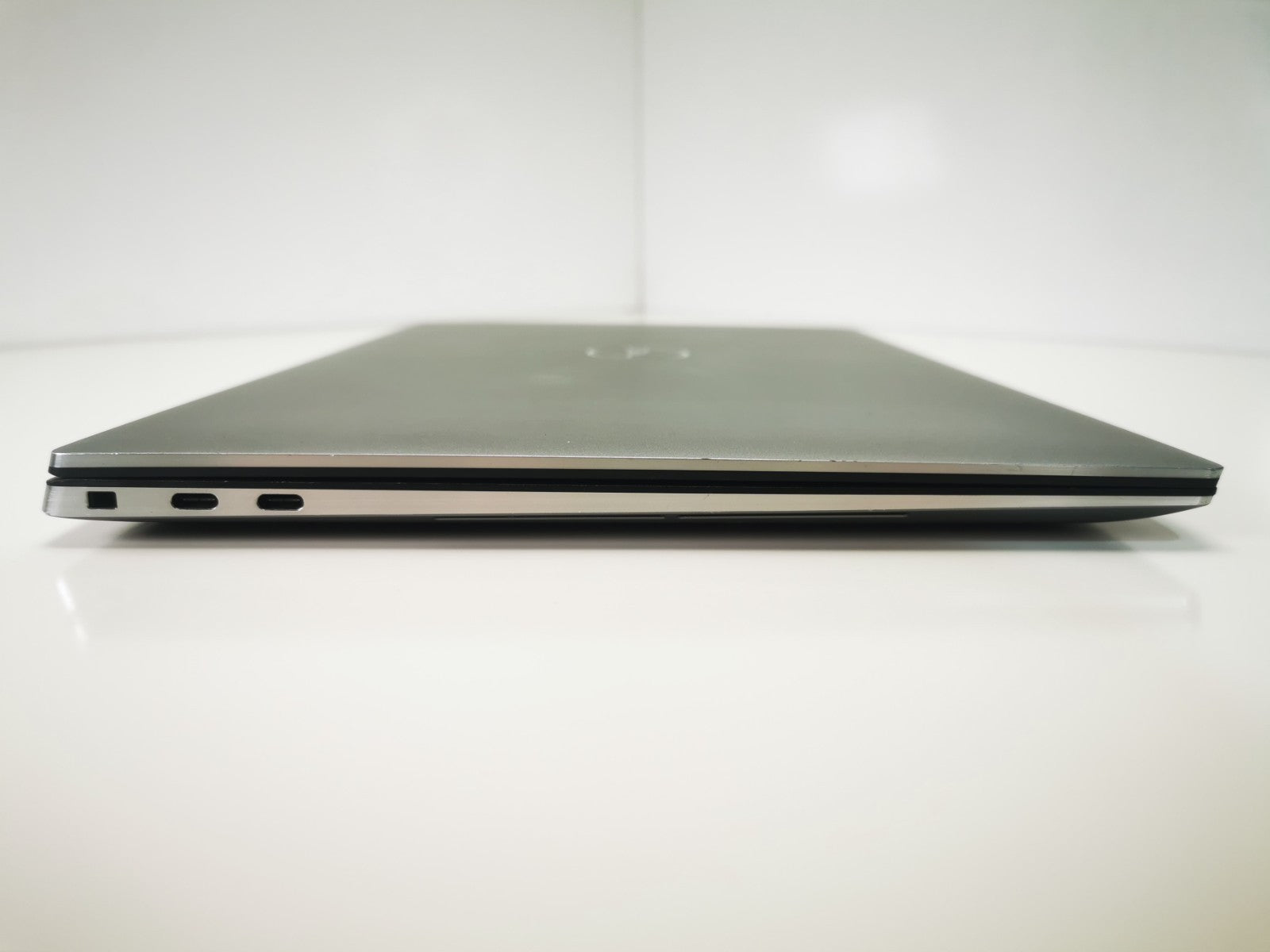 Dell Precision 5560  i7-11th/16GB/512GB RTX A2000 15.6" - DEFECTS Read DESC