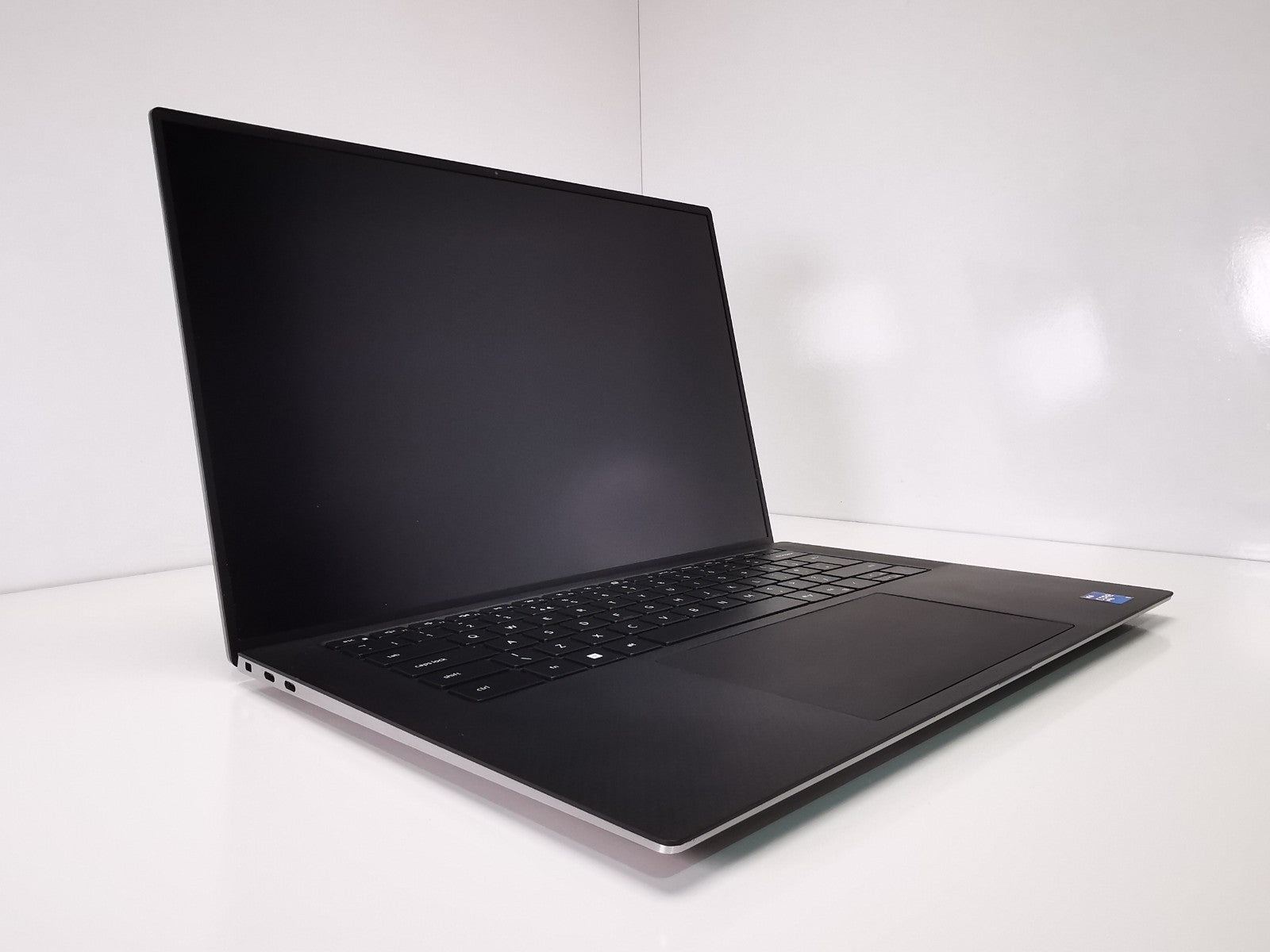 Dell Laptop Precision 5560 Core i7-11850H 32GB/512GB RTX A2000 15.6" WUXGA IPS