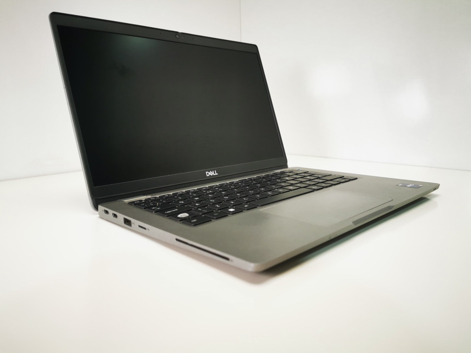 Dell Laptop Latitude 5330 13.3" i5-1245U 16GB RAM 256GB  - Tested & Working