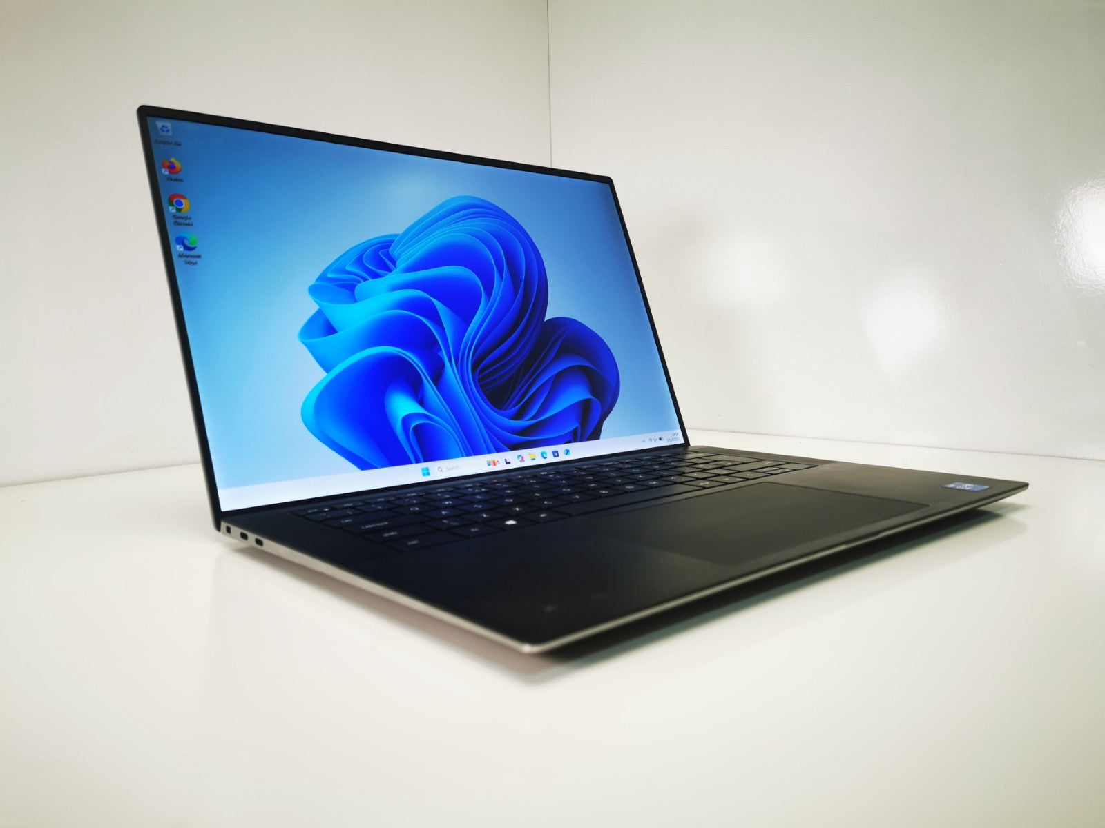 Dell Laptop Precision 5560 Core i7-11850H 32GB/512GB RTX A2000 15.6" WUXGA IPS