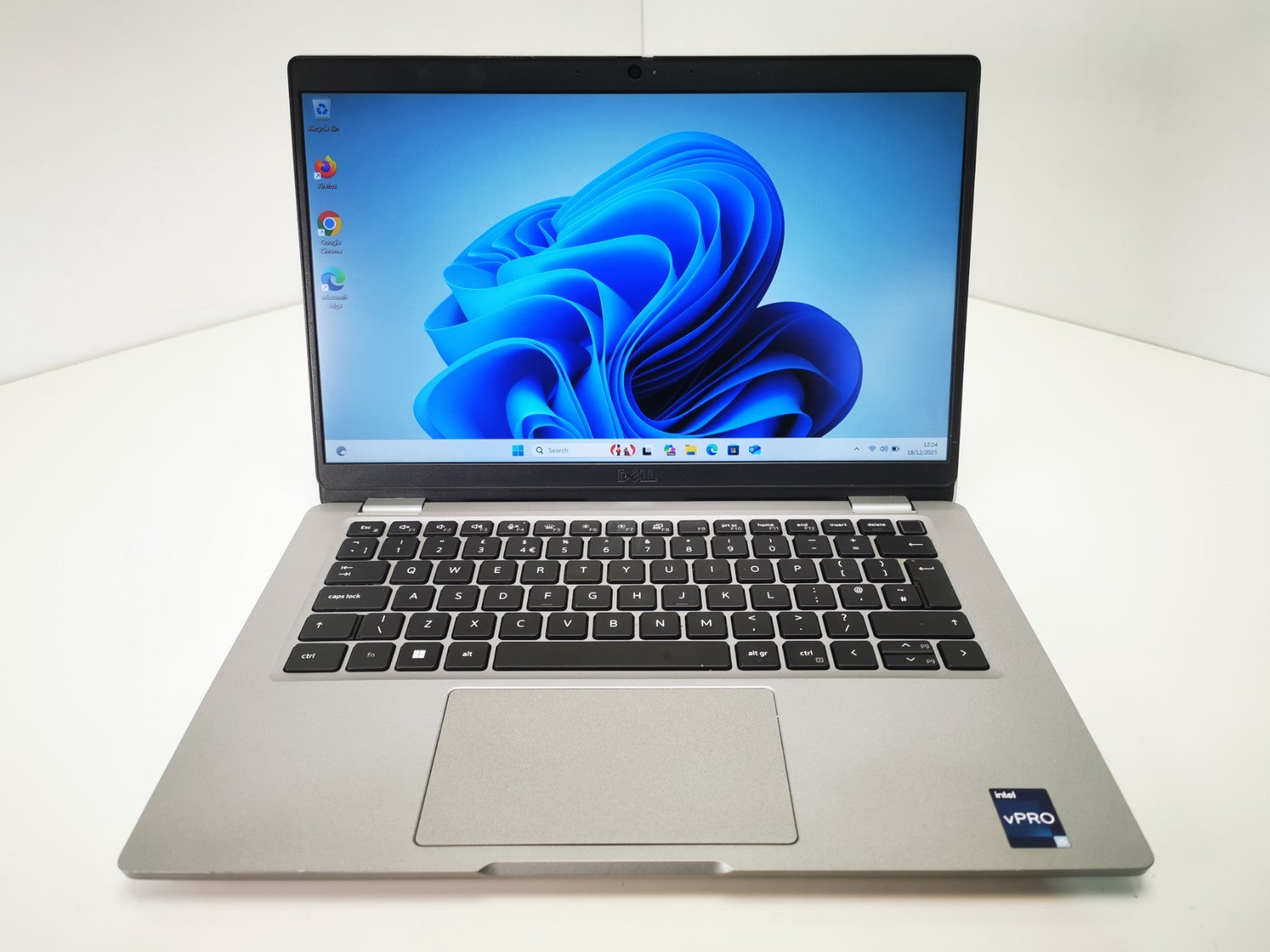 Dell Laptop Latitude 5330 13.3" i5-1245U 16GB RAM 256GB SSD Windows 11 Pro