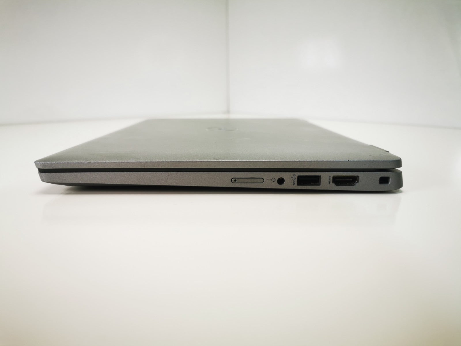 Dell Laptop Latitude 5330 13.3" i5-1245U 16GB RAM 256GB SSD Windows 11 Pro