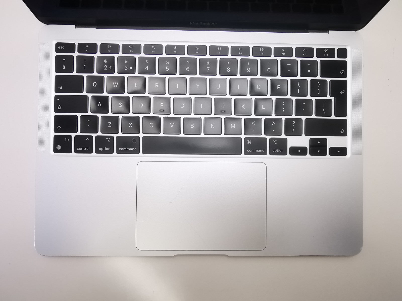 Apple MacBook Air 2020 (A2337) 13.3" - Apple M1/8GB RAM/256GB SSD/MacOS Tahoe