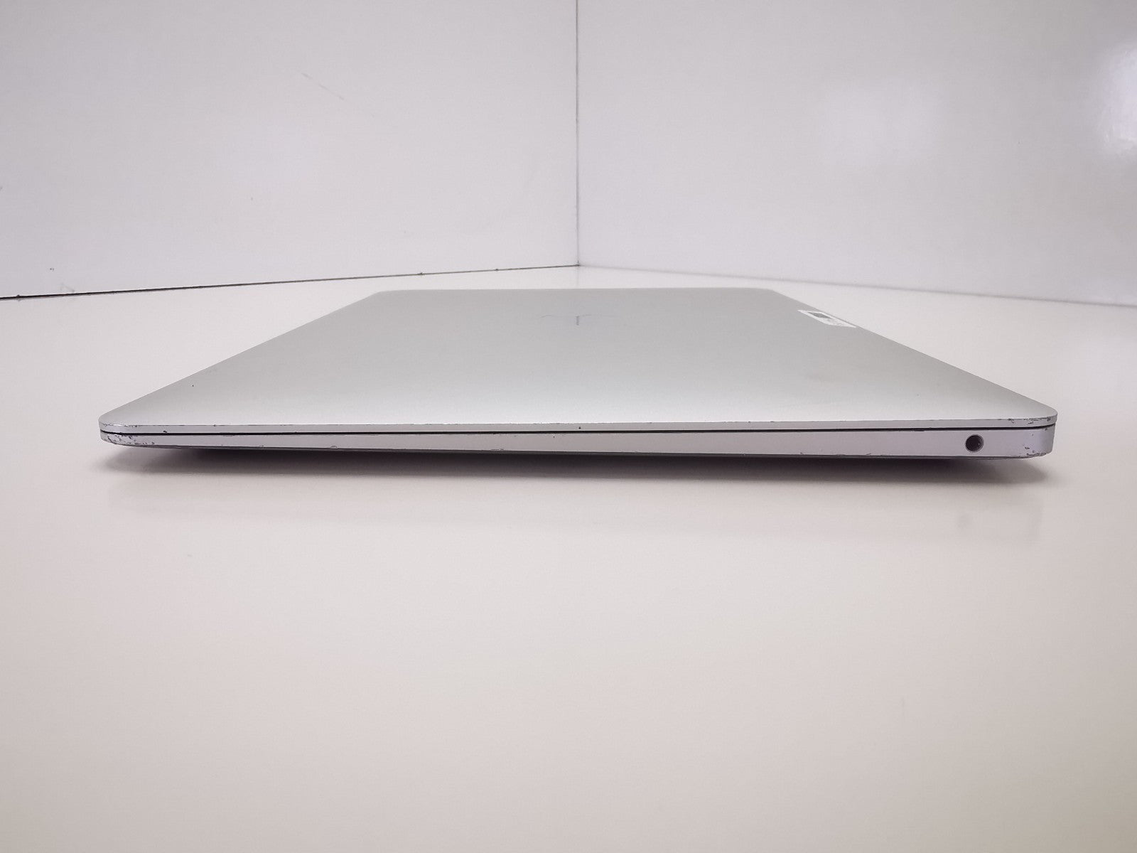 Apple MacBook Air 2020 (A2337) 13.3" - Apple M1/8GB RAM/256GB SSD/MacOS Tahoe