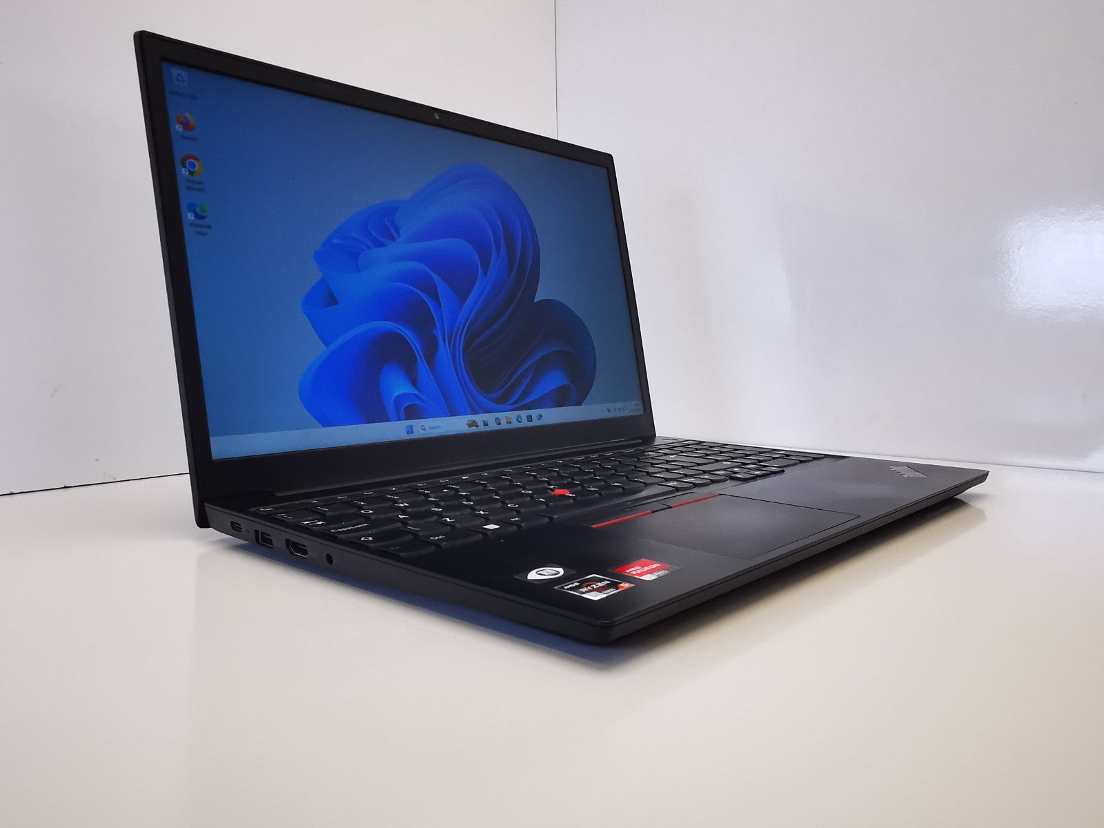 Lenovo ThinkPad E15 Gen 4 15.6" - AMD Ryzen 5 5000/8GB RAM/256GB SSD/Win 11 Pro