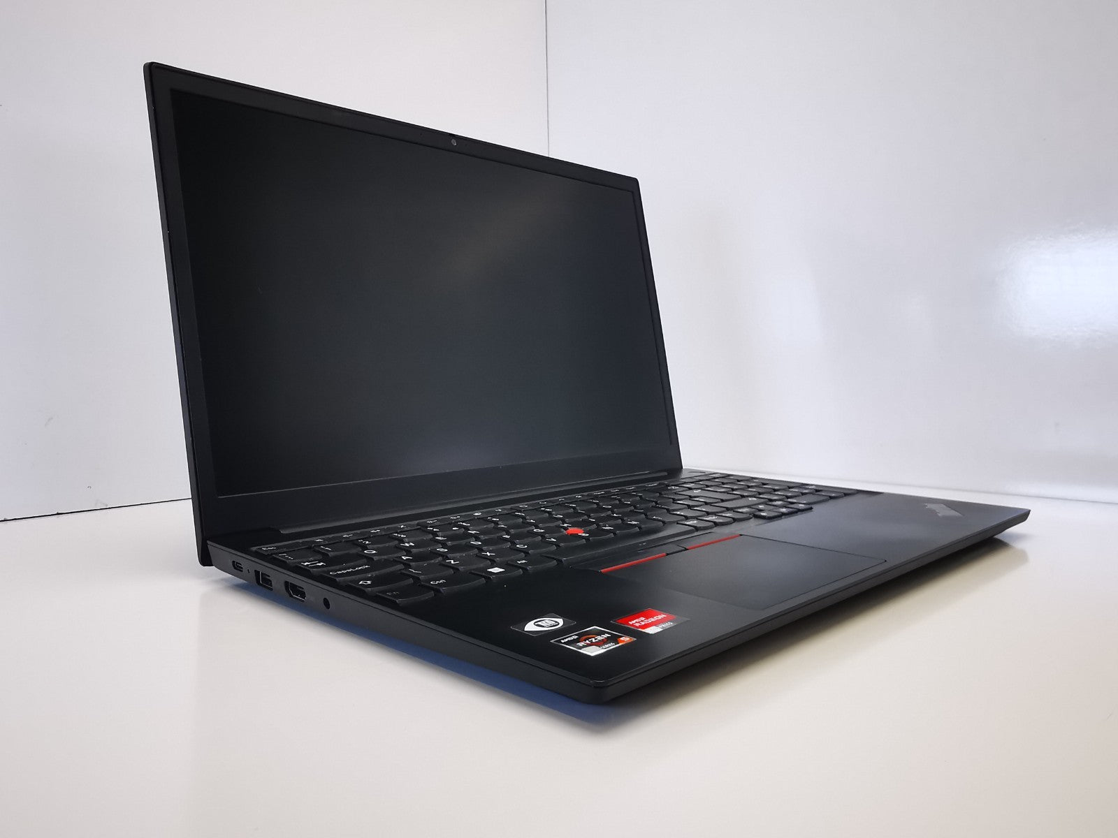 Lenovo ThinkPad E15 Gen 4 15.6" - AMD Ryzen 5 5000/8GB RAM/256GB SSD/Win 11 Pro