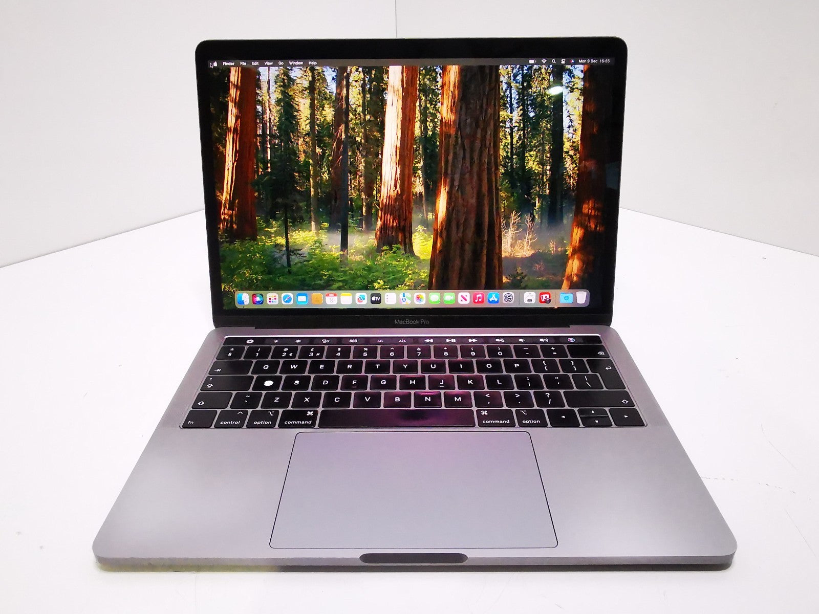 13-inch Apple MacBook Pro 2.4GHz i5 16GB RAM 256GB SSD A1989 2019 - Battery Poor
