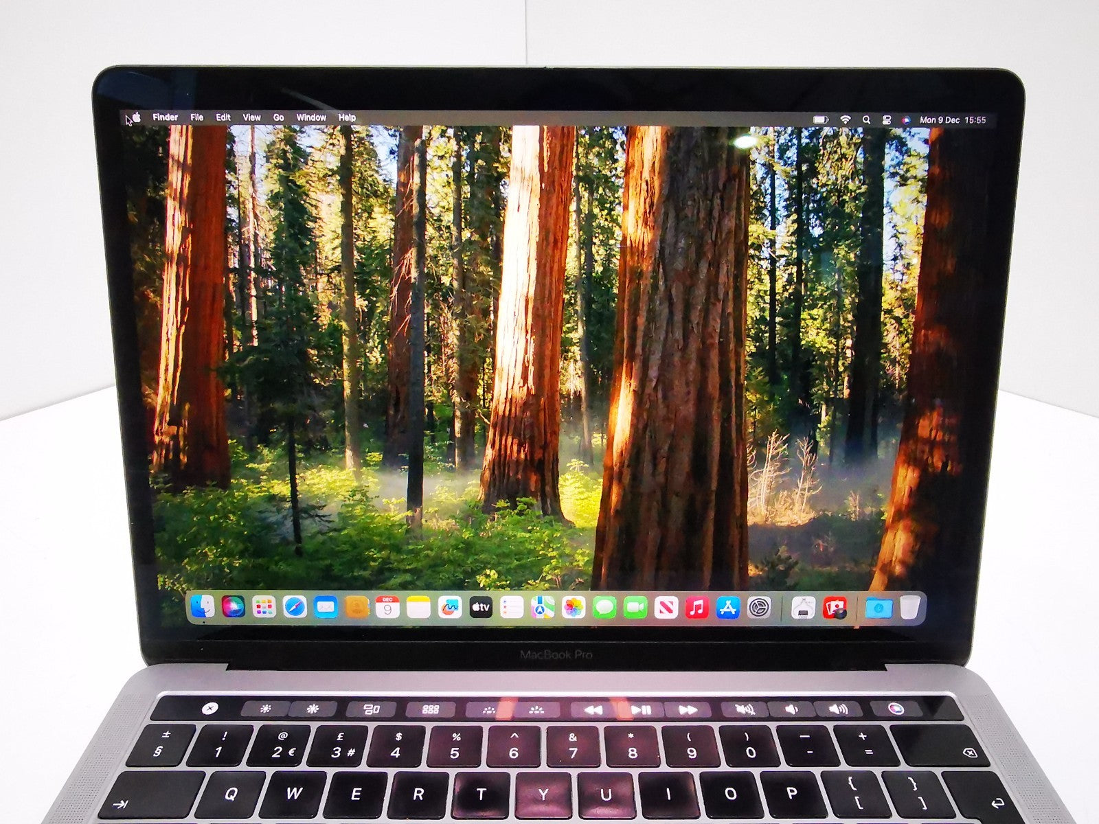 13-inch Apple MacBook Pro 2.4GHz i5 16GB RAM 256GB SSD A1989 2019 - Battery Poor