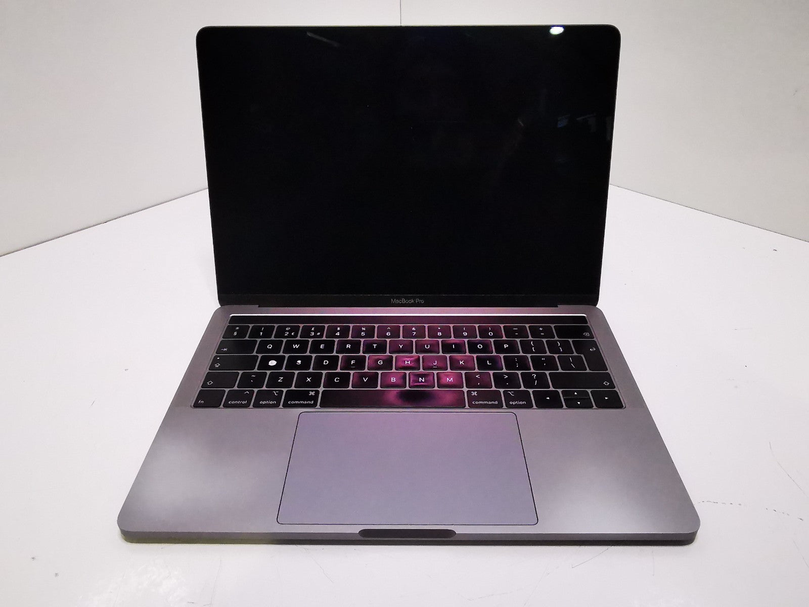 13-inch Apple MacBook Pro 2.4GHz i5 16GB RAM 256GB SSD A1989 2019 - Battery Poor