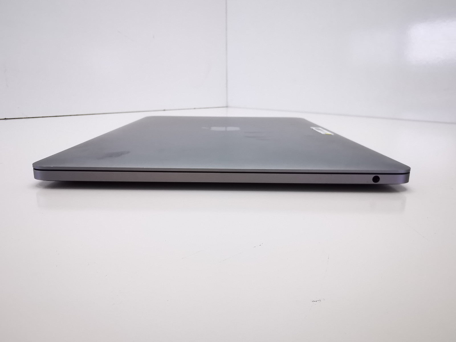 Apple MacBook Pro 2017 (A1708) 13" - Intel i5/8GB/120GB/MacOS Ventura - Defects