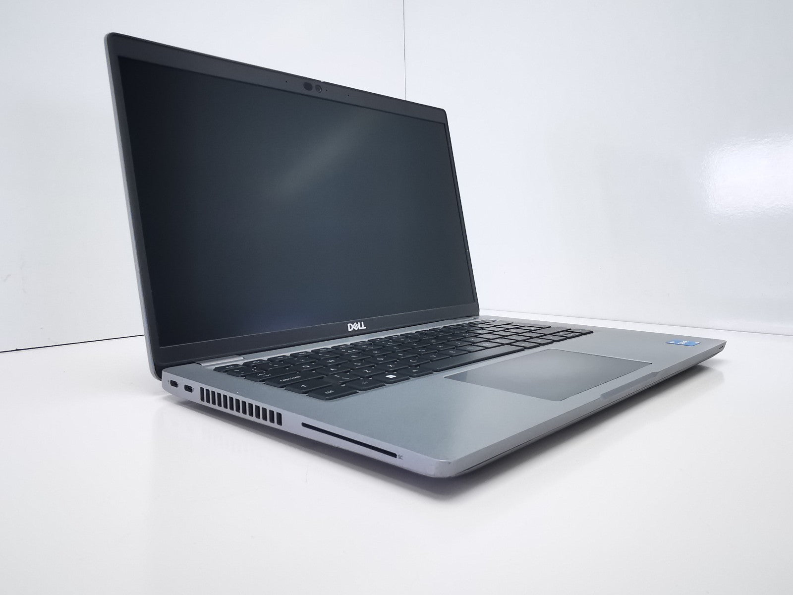 Dell Latitude 5430 14″ Laptop – 12th Gen i5/8GB RAM/256GB SSD/Win 11 Pro