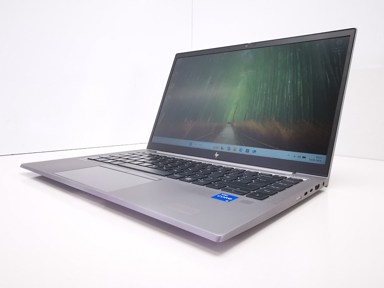 HP ZBook Firefly 14 G8 14" Laptop - 11th Gen i5/16GB RAM/256GB SSD/Win 11 Pro