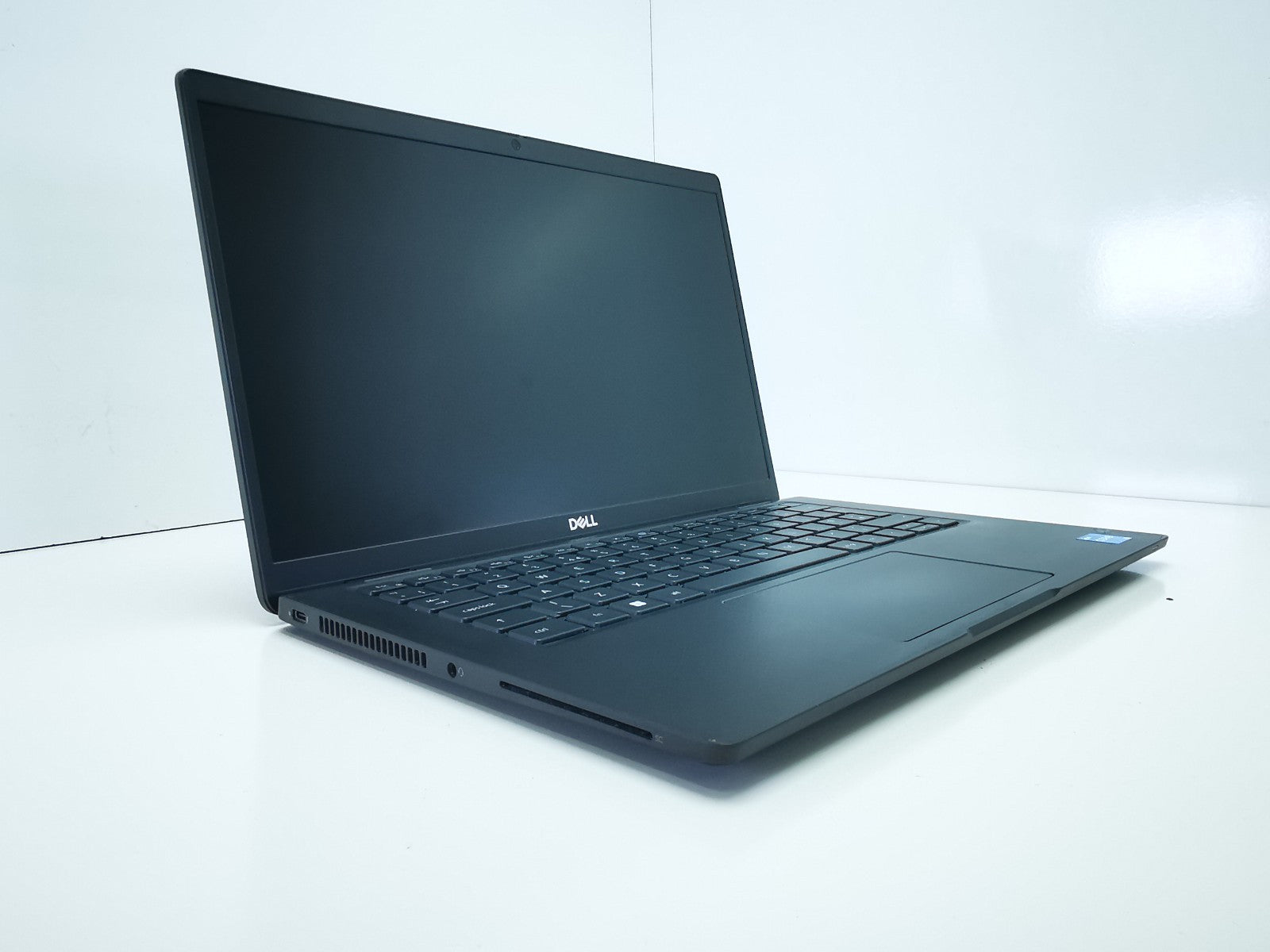 Dell Latitude 7420 14″ Laptop – 11th Gen i5/8GB RAM/256GB NVMe SSD/Win 11 Pro