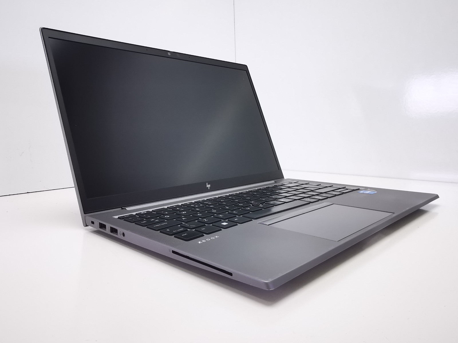 HP ZBook Firefly 14 G8 14" Laptop - 11th Gen i5/16GB RAM/256GB SSD/Win 11 Pro