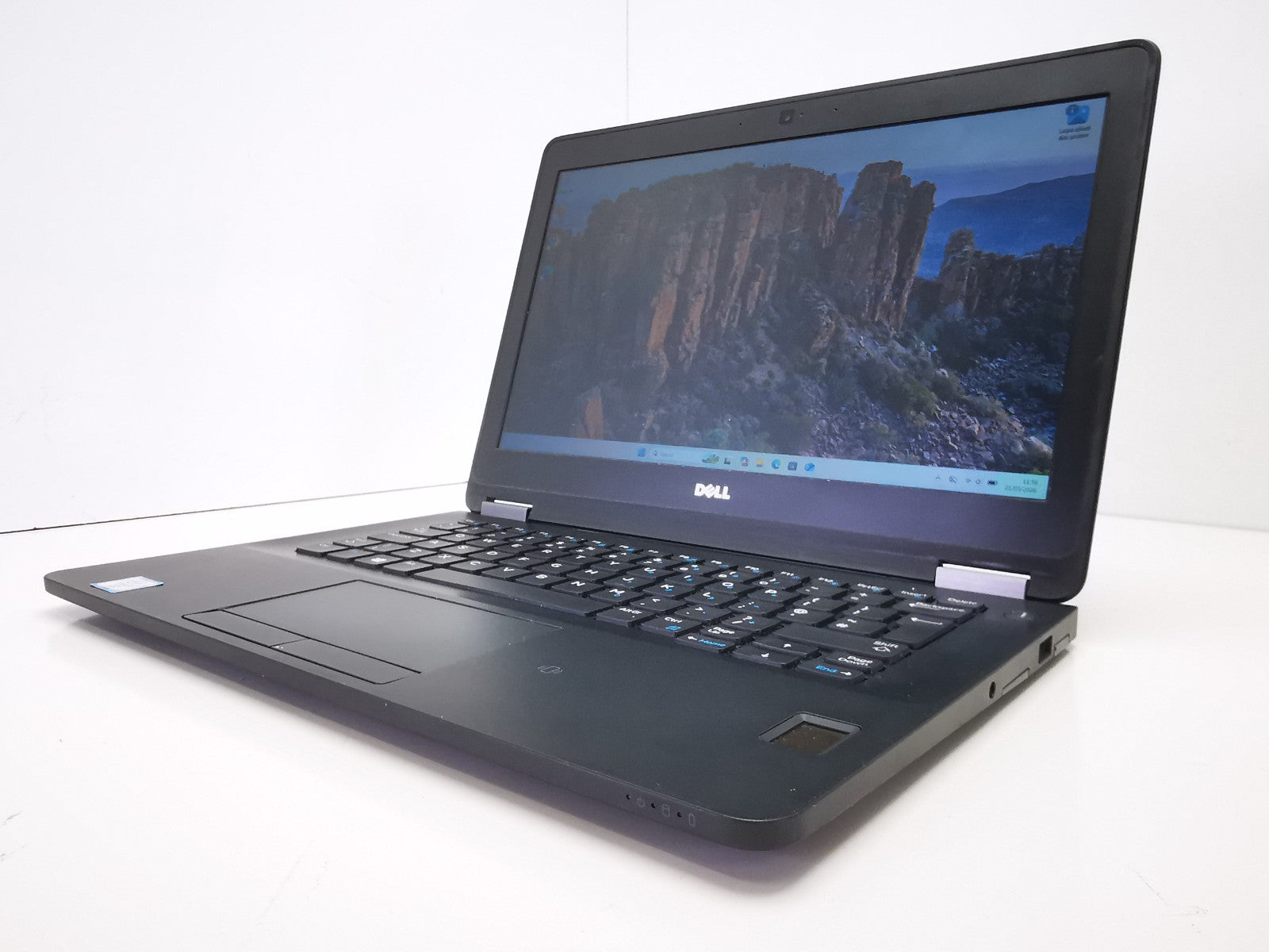 Dell Latitude E7270 12.5" Laptop - 6th Gen i7/8GB RAM/256GB NVMe SSD/Win 11 Pro