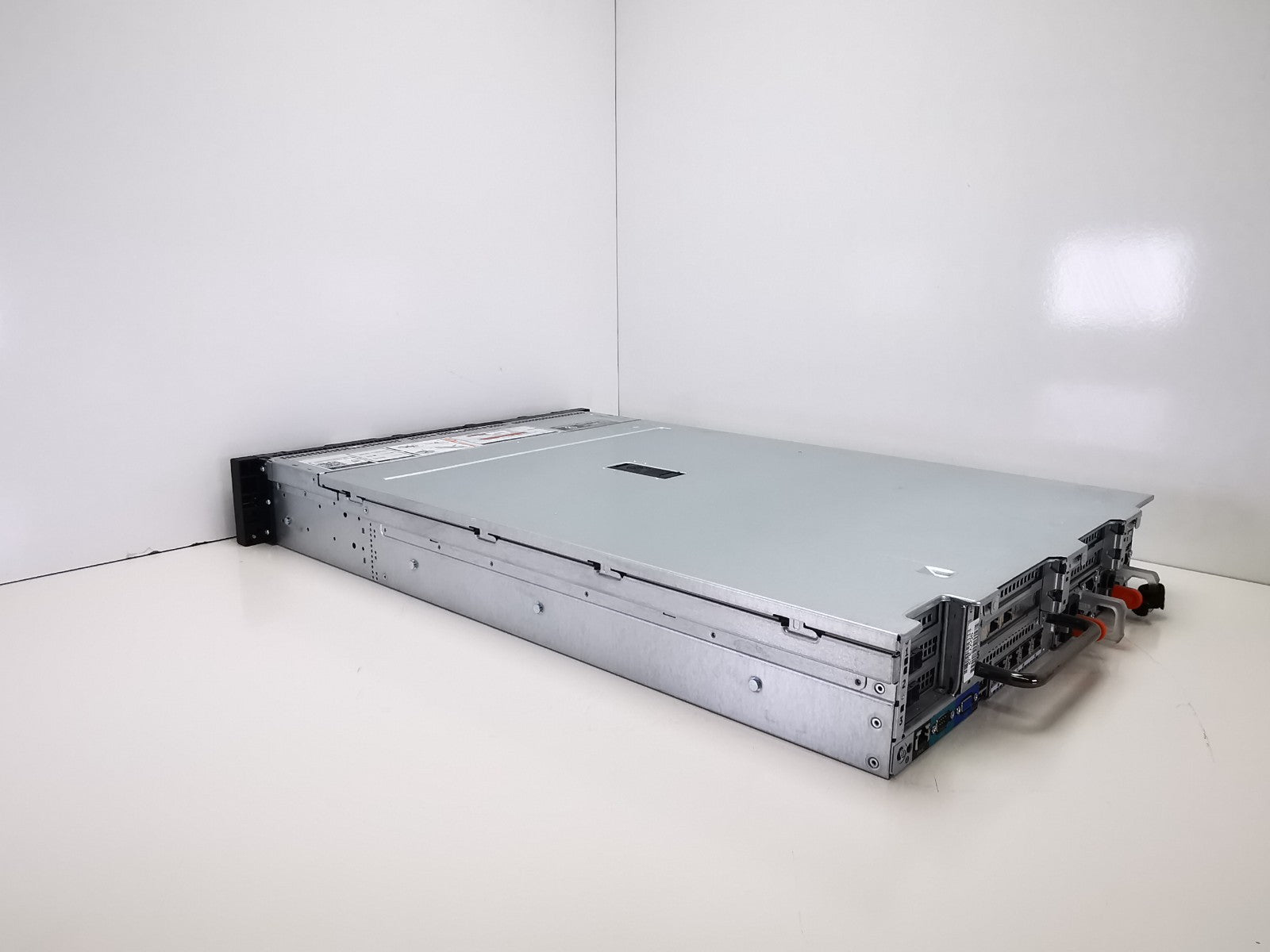 Dell R730 2x Intel Xeon E5-2630 V3 @ 2.40GHZ, 8GB DDR4, Qlogic 10GBE Server