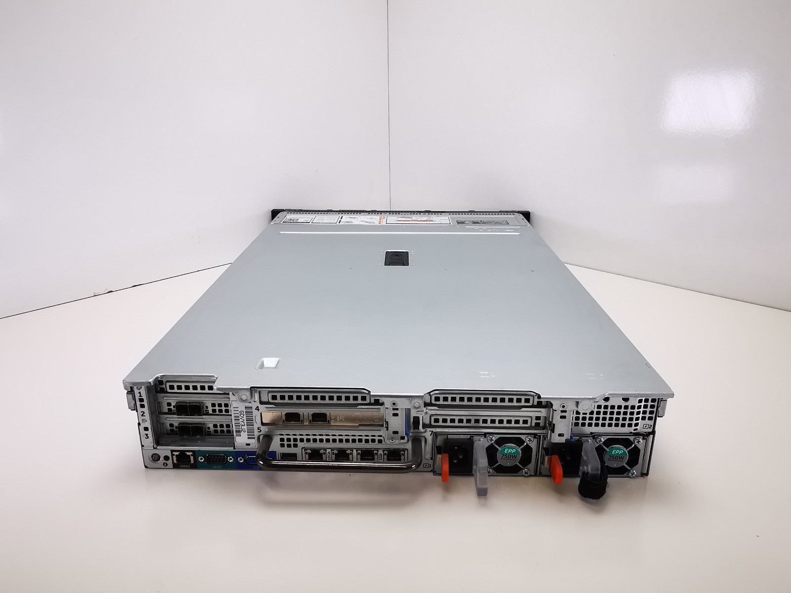 Dell R730 2x Intel Xeon E5-2630 V3 @ 2.40GHZ, 8GB DDR4, Qlogic 10GBE Server