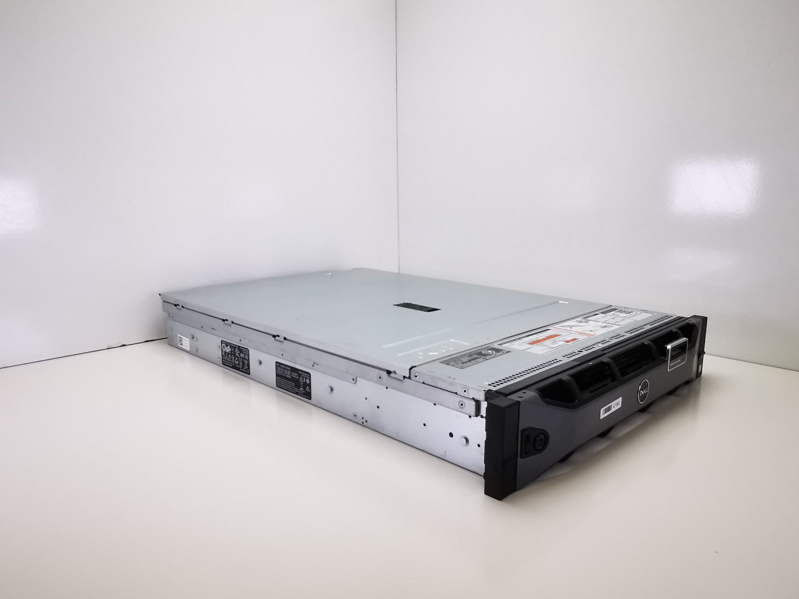 Dell R730 2x Intel Xeon E5-2630 V3 @ 2.40GHZ, 8GB DDR4, Qlogic 10GBE Server