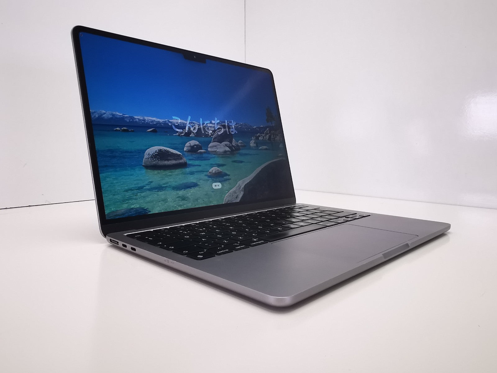 Apple MacBook Air 2022 (A2681) 13.6" - Apple M2/8GB RAM/256GB SSD/MacOS Sequoia