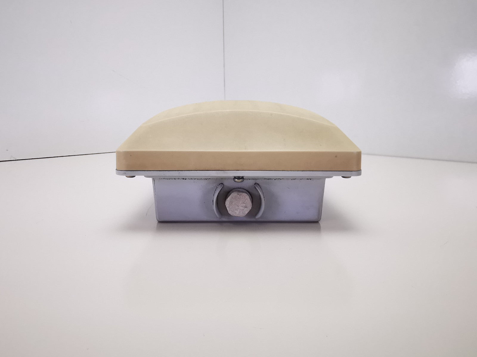 Ruckus T300 Outdoor Wireless Access Point - NO RACKMOUNT KIT