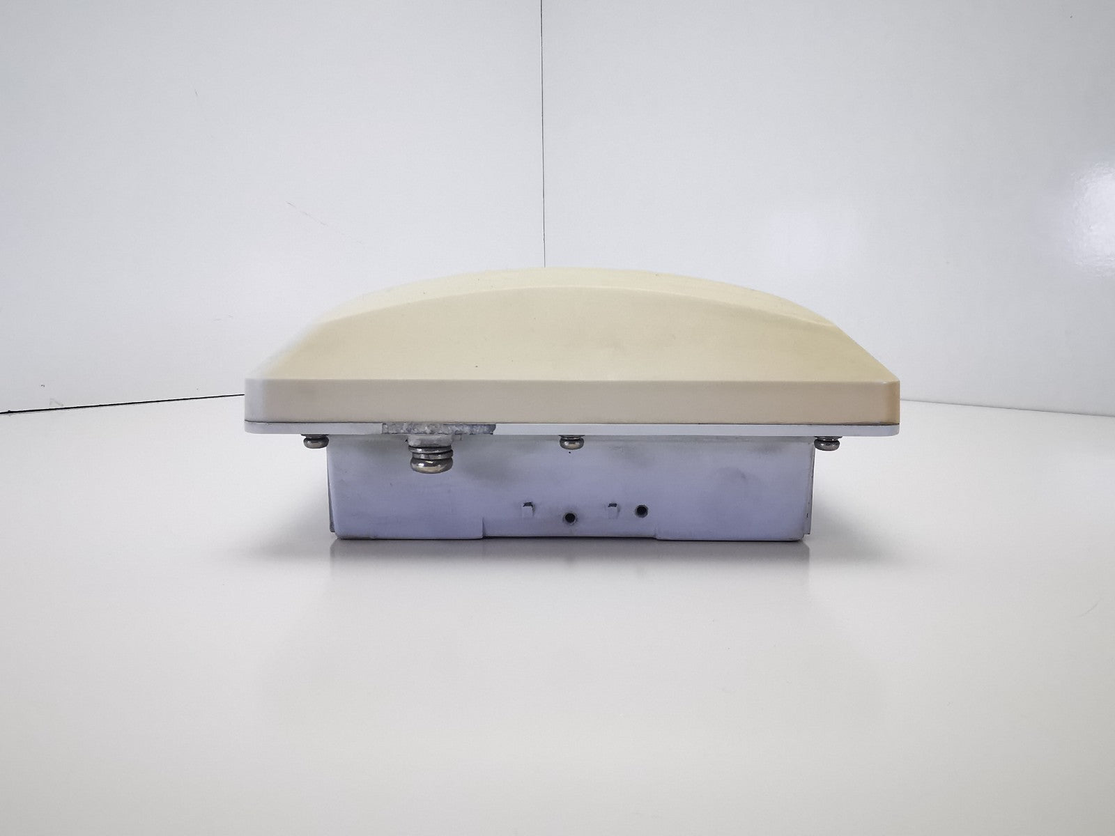 Ruckus T300 Outdoor Wireless Access Point - NO RACKMOUNT KIT