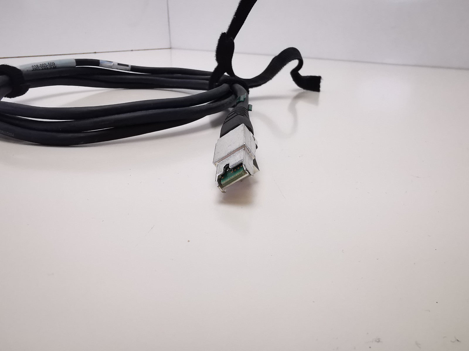 10x Amphenol 038-003-787  2m EMC Mini SAS SFF 8088 to 8088 Cable