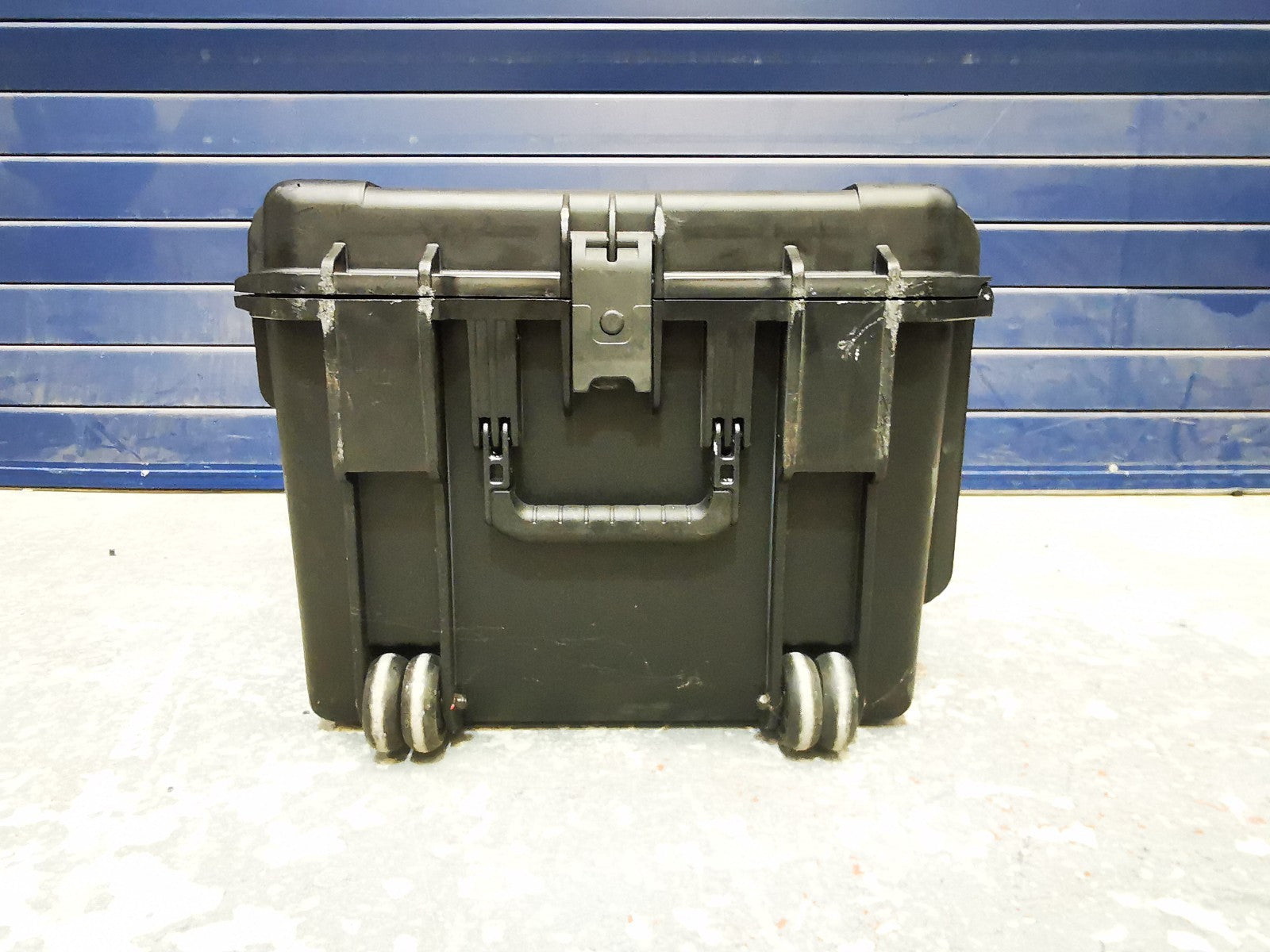 Loxit iPorta (7411) Tablet Charging Portable Box - 16x Bays for iPads 7"-10"