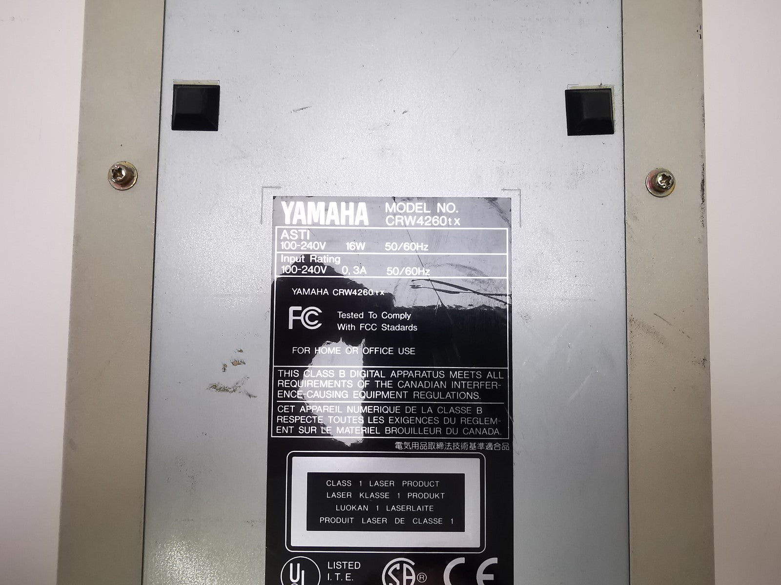Yamaha CRW4260tx 5.35 inch CDRW Drive