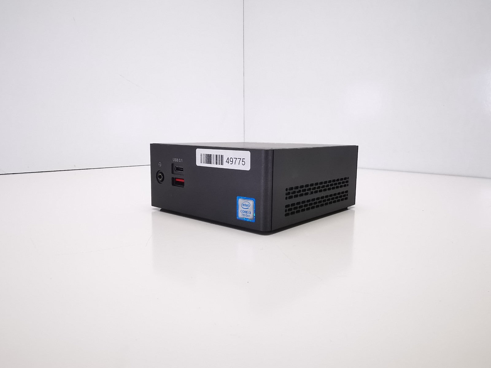 Gigabyte GB-BKi3HA-7100 Mini PC - 7th Gen i3/4GB RAM/120GB SSD/Windows 11 Pro