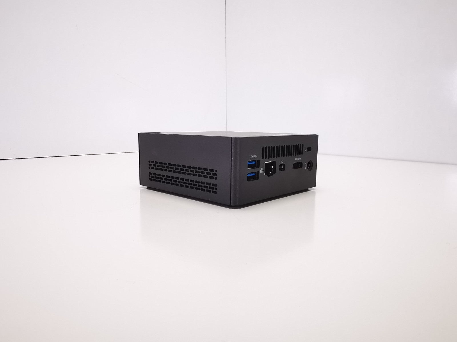 Gigabyte GB-BKi3HA-7100 Mini PC - 7th Gen i3/4GB RAM/120GB SSD/Windows 11 Pro