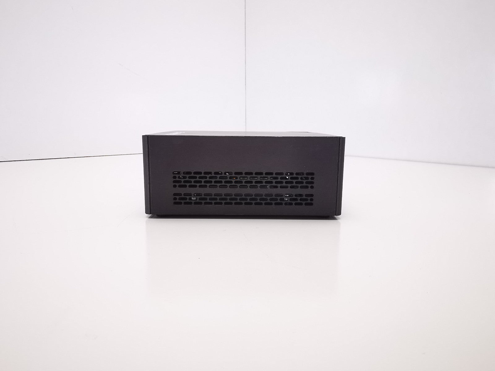 Gigabyte GB-BKi3HA-7100 Mini PC - 7th Gen i3/4GB RAM/120GB SSD/Windows 11 Pro
