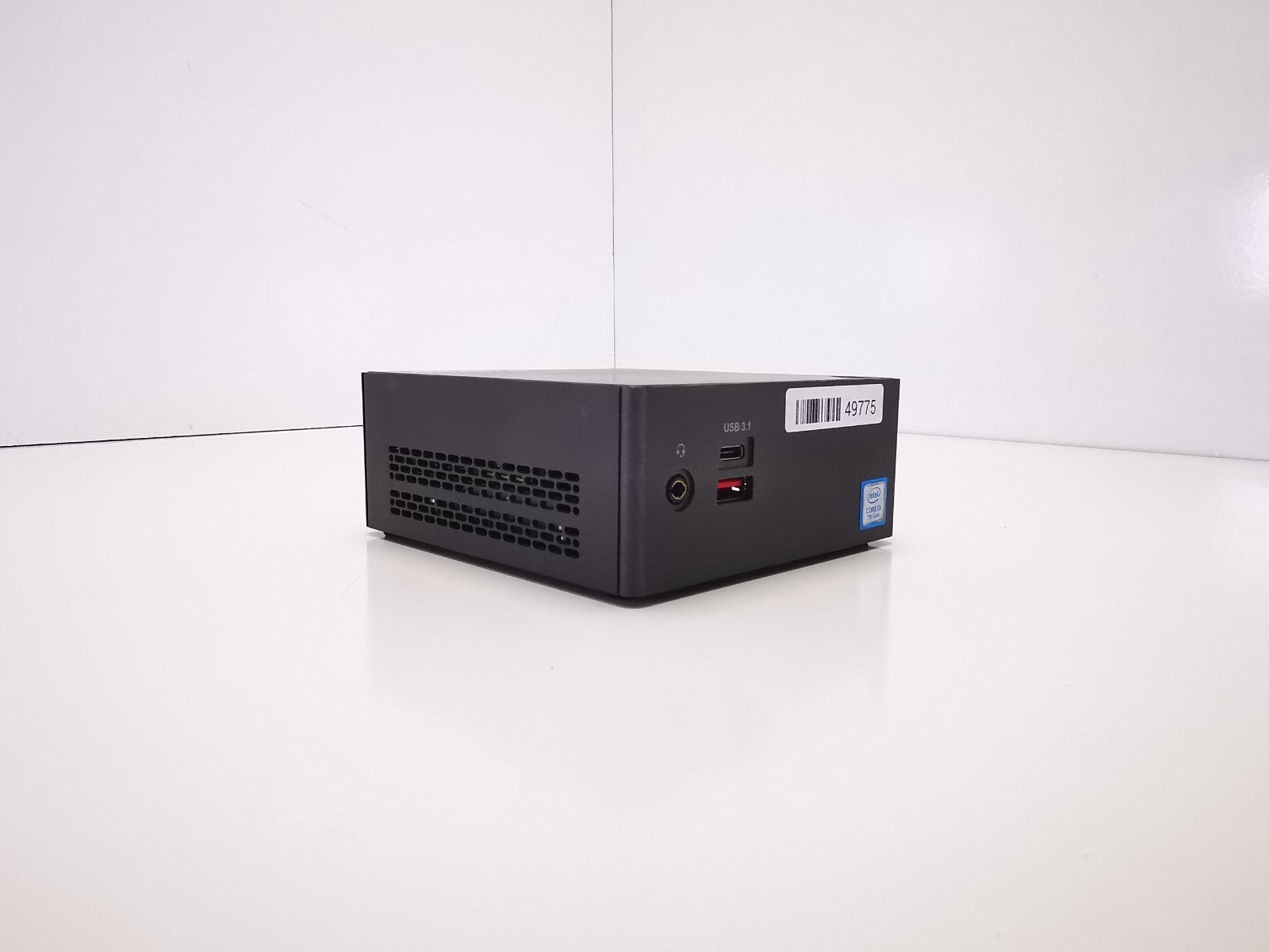 Gigabyte GB-BKi3HA-7100 Mini PC - 7th Gen i3/4GB RAM/120GB SSD/Windows 11 Pro