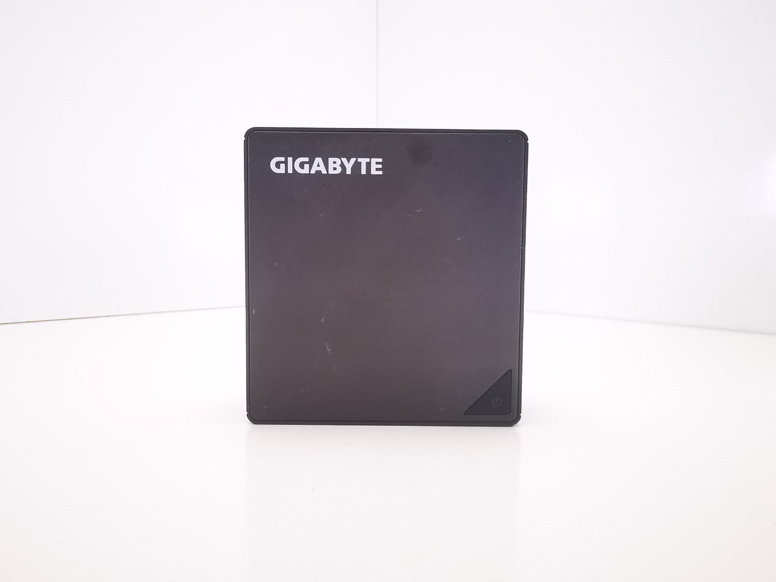 Gigabyte GB-BKi3HA-7100 Mini PC - 7th Gen i3/4GB RAM/120GB SSD/Windows 11 Pro