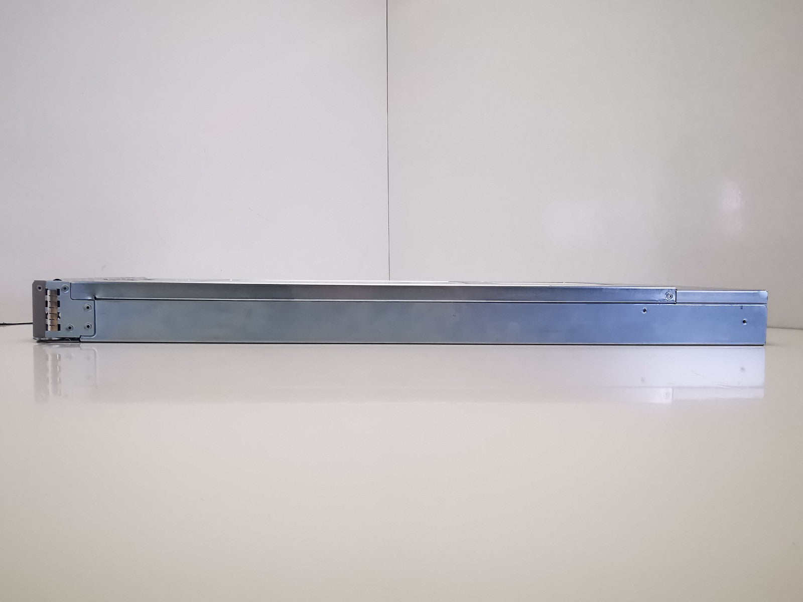 Cisco UCSB-B200-M4 Blade Server - Missing Screw