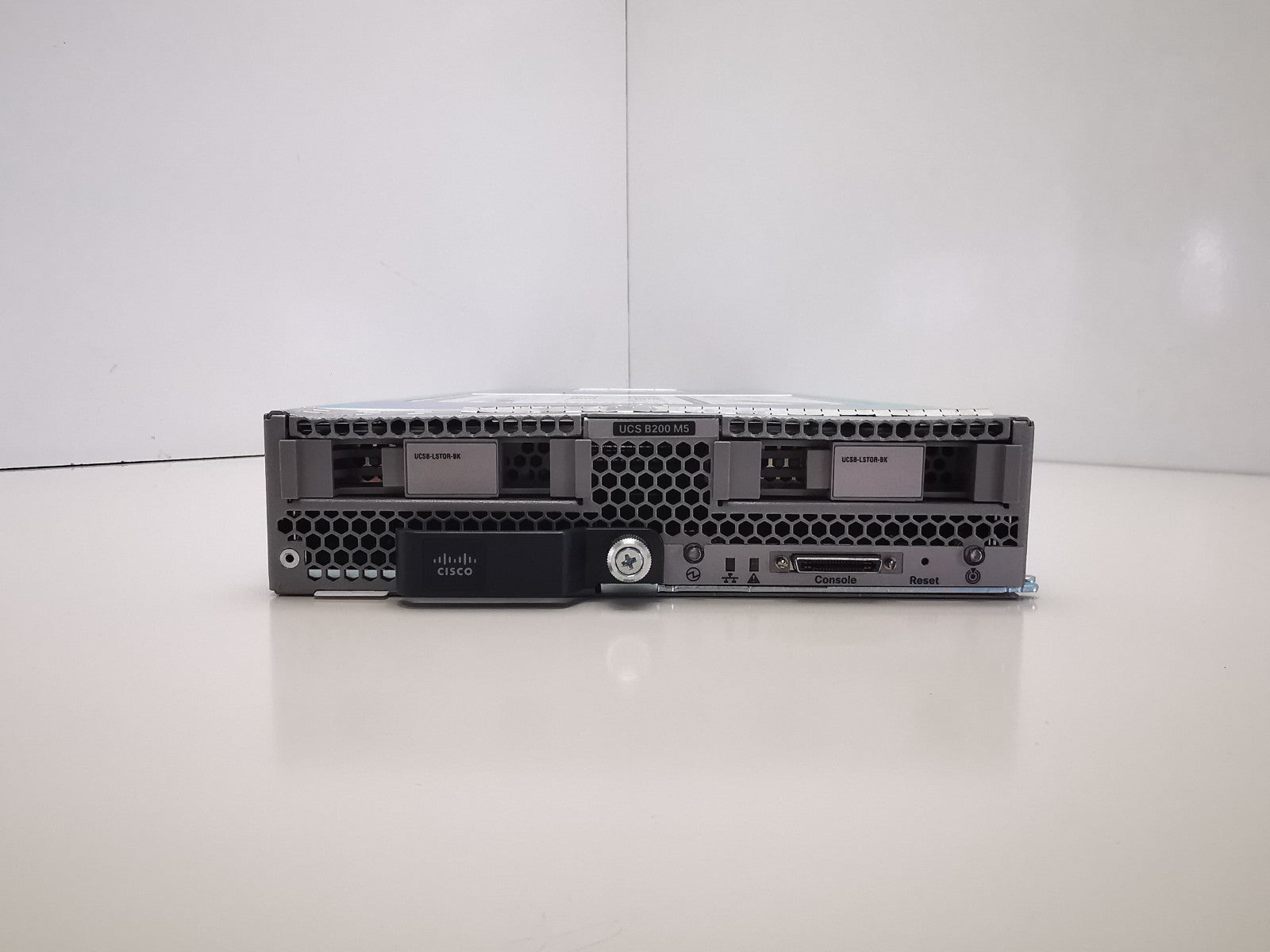 Cisco UCSB-B200-M5 Blade Server