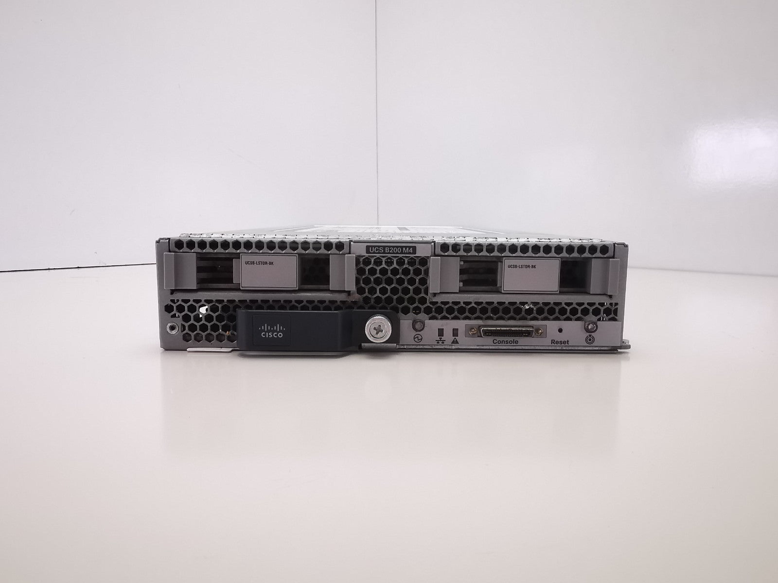 Cisco UCSB-B200-M4 Blade Server