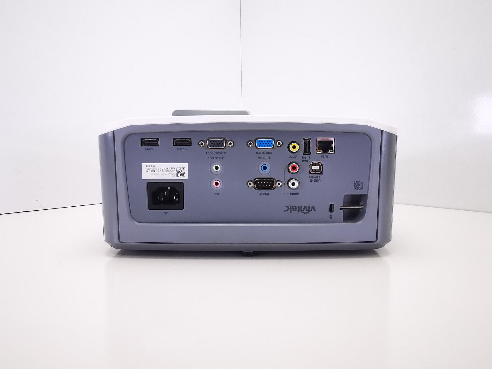 Vivitek DW770UST DLP Ultra Short Throw Projector - 3103 Lamp Hours