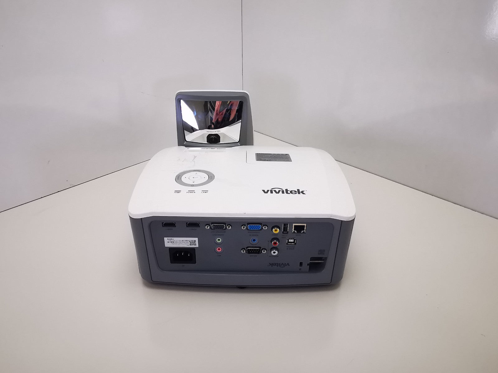 Vivitek DW770UST DLP Ultra Short Throw Projector - 3103 Lamp Hours
