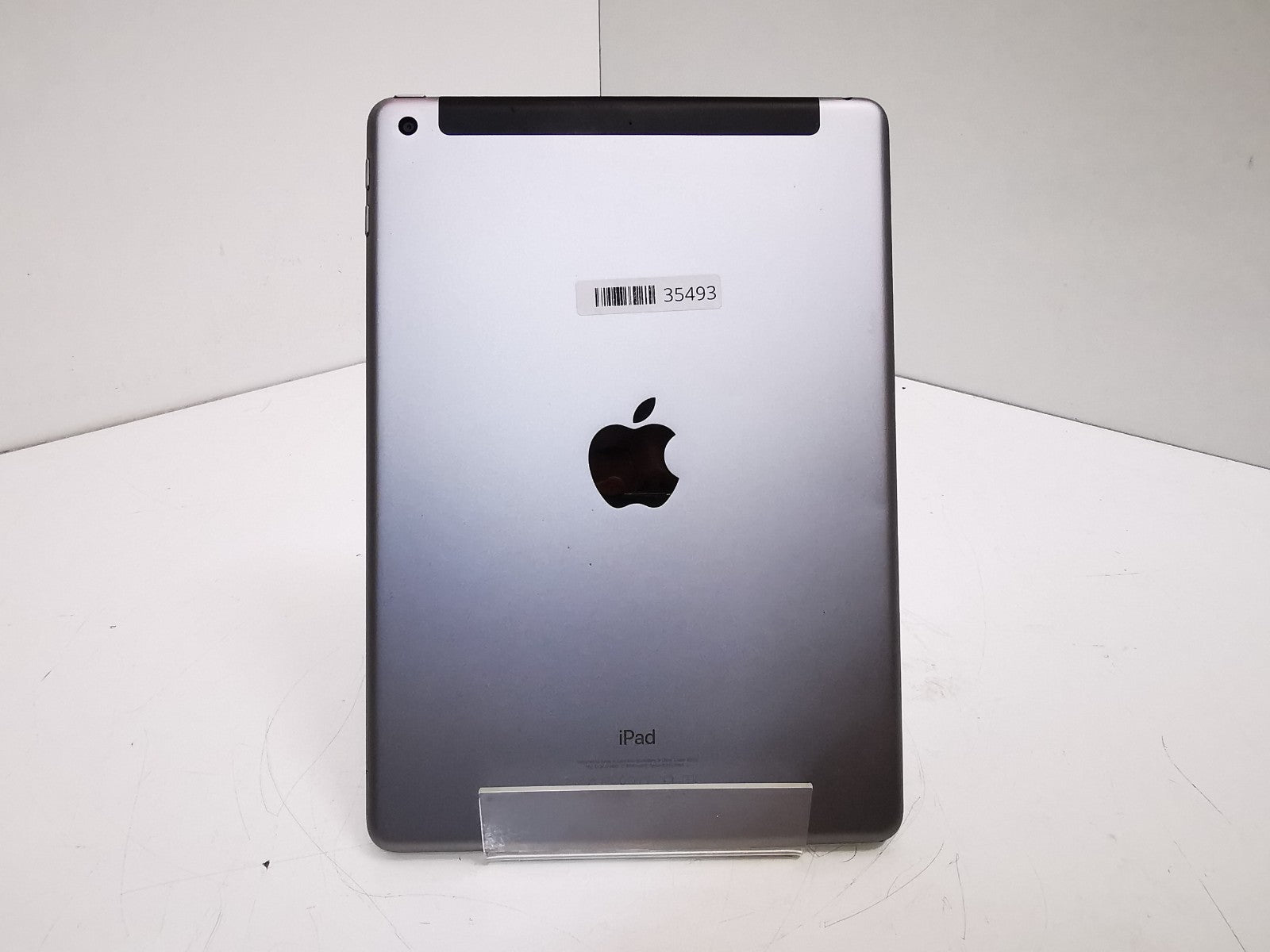Apple iPad 5th Gen (A1823) - 9.7"/Grey/32GB/iPadOS 16.7/WiFi - Grade A