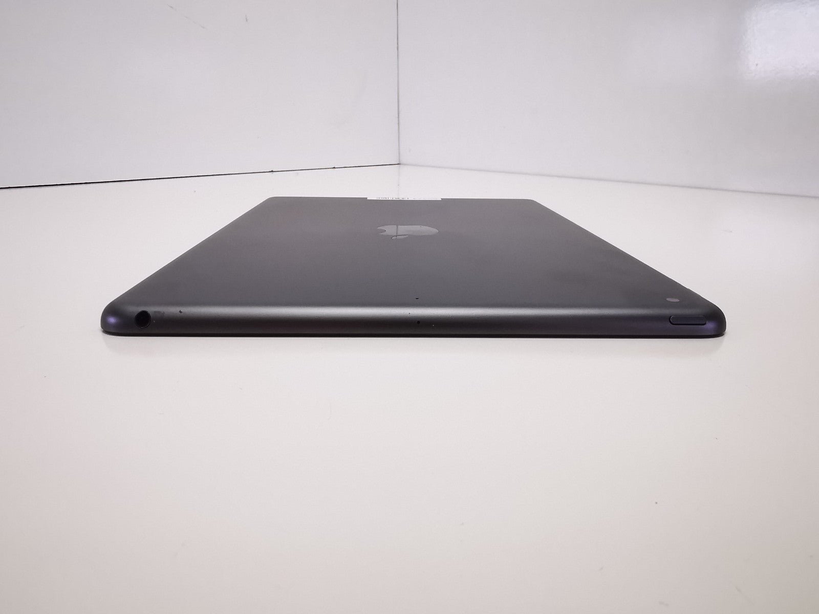 Apple iPad 7th Gen (A2197) - 10.2"/Space Grey/32GB/iOS 18.7/WiFi - Grade A