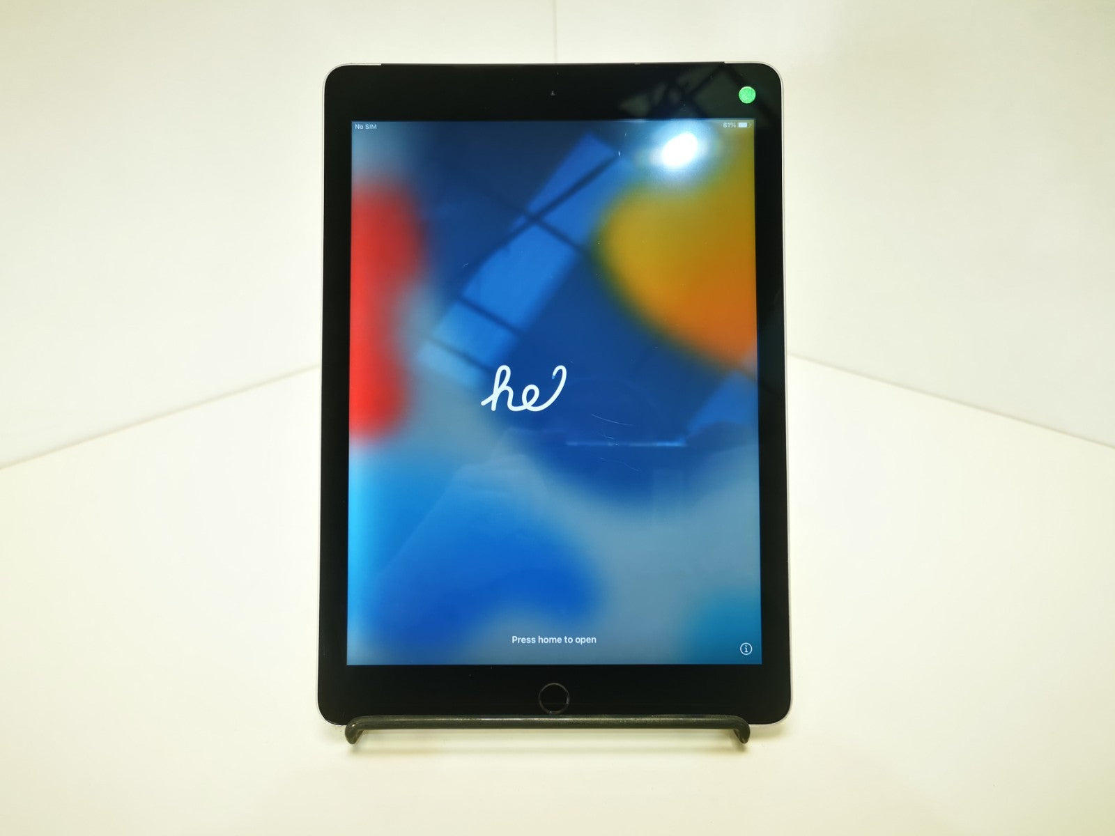 Apple iPad Air 2 (A1567) - 9.7"/Grey/32GB/iPadOS 15.8/WiFi+Cellular - Grade B