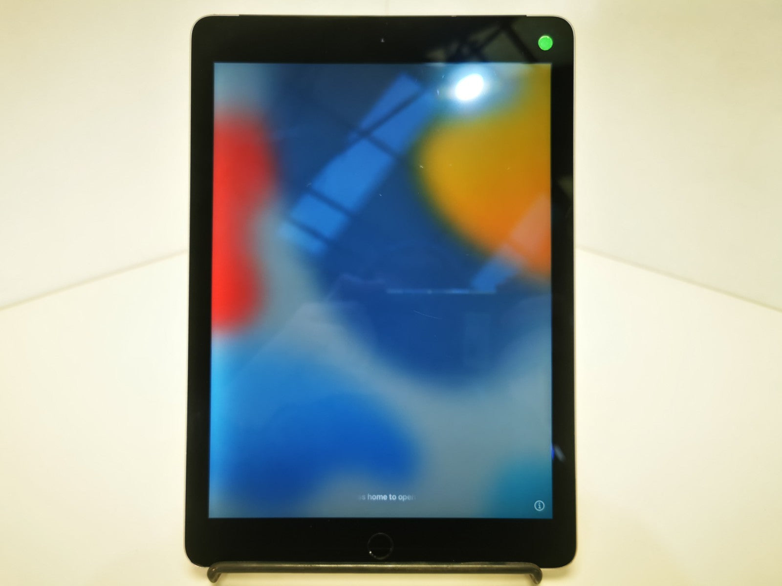 Apple iPad Air 2 (A1567) - 9.7"/Grey/32GB/iPadOS 15.8/WiFi+Cellular - Grade B