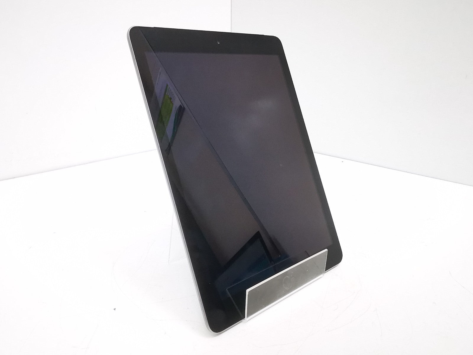 Apple iPad 5th Gen (A1823) - 9.7"/Grey/32GB/iPadOS 16.7/WiFi+Cellular - DEFECTS