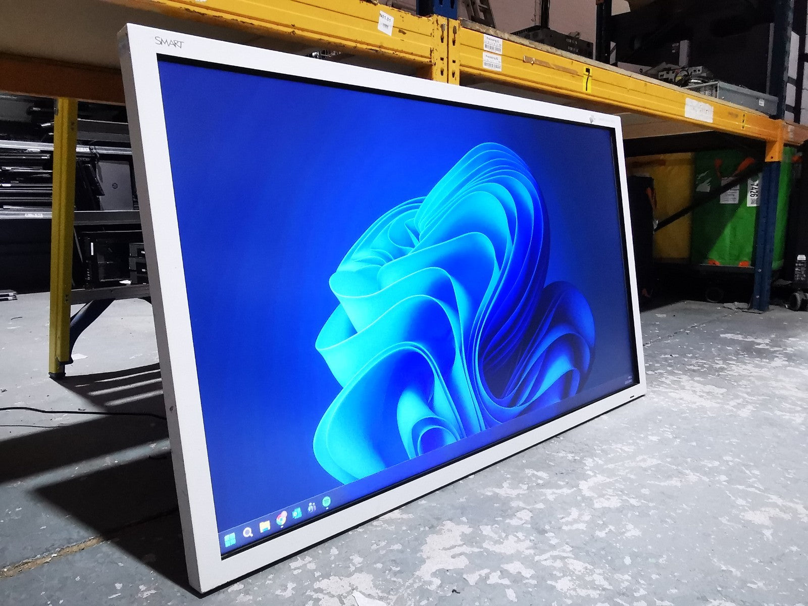 SMART SPNL-4065 65" Interactiive Touchscreen TV - HDMI