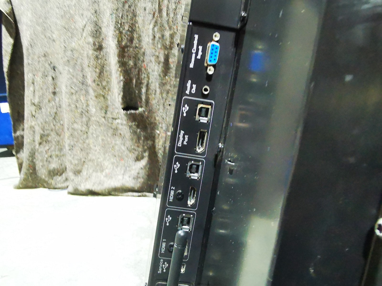 SMART SBID-6065 65" Interactive Touchscreen TV - HDMI/DisplayPort/USB