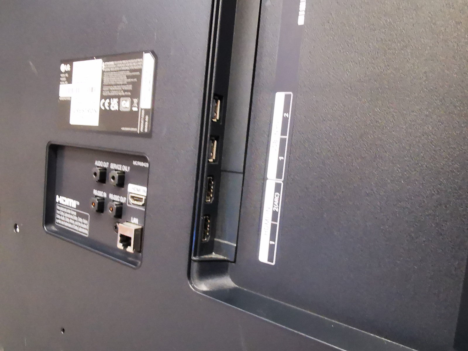 LG 65UL3J-EP 65" Signange TV - 3x HDMI - DEFECTS - READ DESCRIPTION