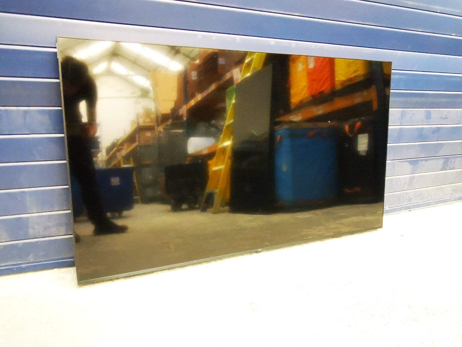 LG 65UL3J-EP 65" Signange TV - 3x HDMI - DEFECTS - READ DESCRIPTION