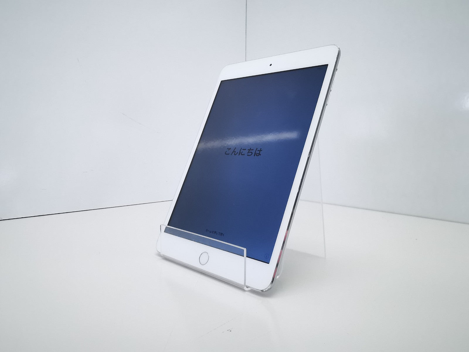Apple iPad Mini 3rd Gen (A1599) - Silver/7.9"/64GB/iPadOS 12/WiFi - DEFECTS