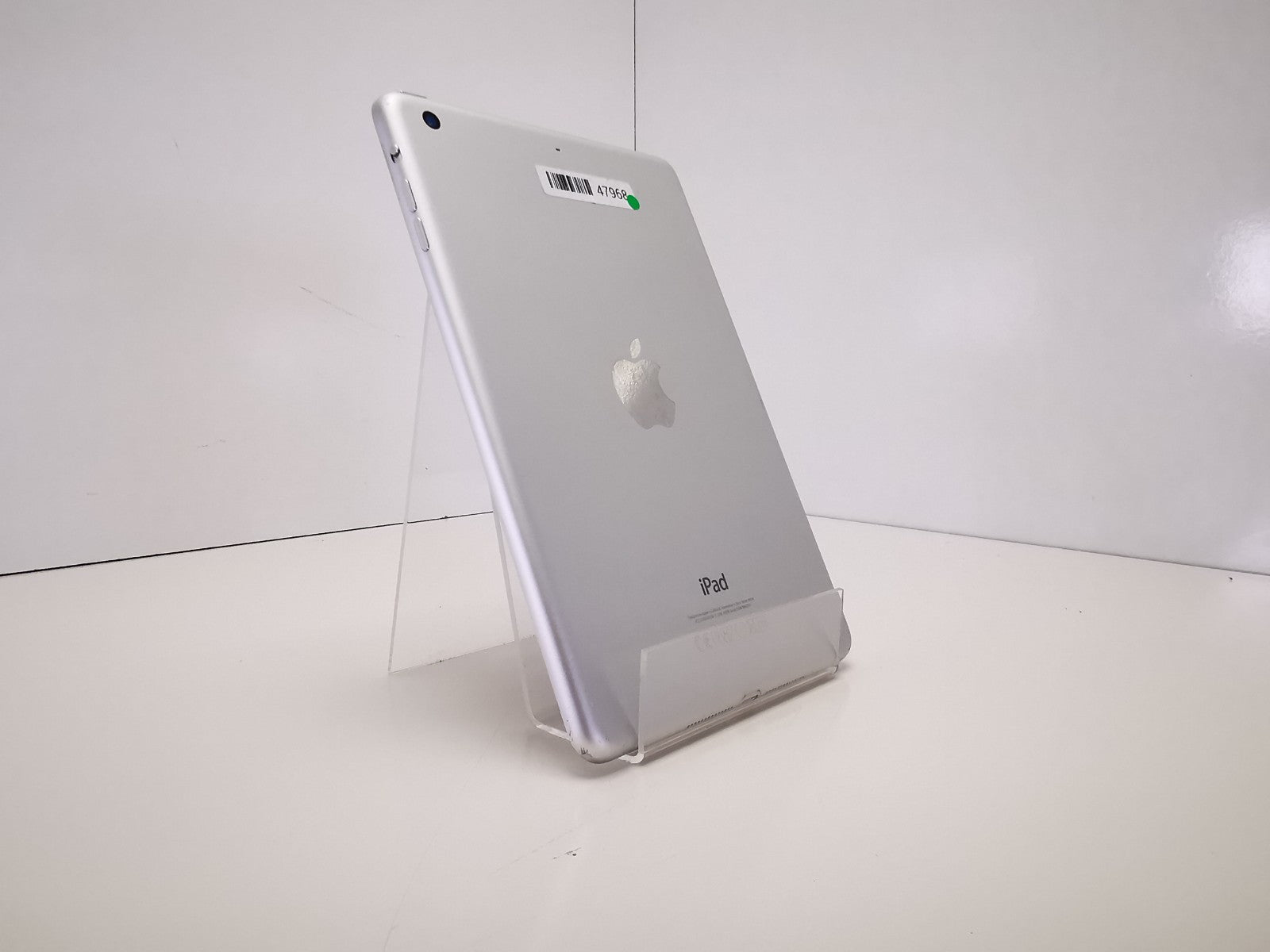Apple iPad Mini 3rd Gen (A1599) - Silver/7.9"/64GB/iPadOS 12/WiFi - DEFECTS